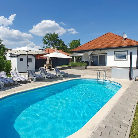 Maxi Mit Pool - Biro Tours Nr 72