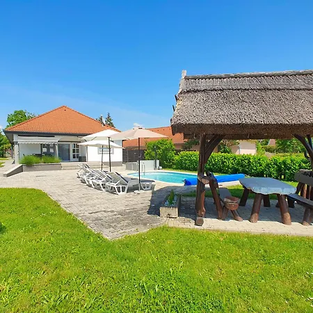 Вилла Maxi Mit Pool - Biro Tours Nr 72 *
